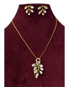 Shell Gold-plated Plated Brass Pendent Set19